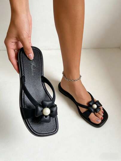 2026新款时尚拖鞋，街头风花卉珍珠交叉绑带，学院风/海滩度假浪漫风，室内/室外休闲平底凉鞋