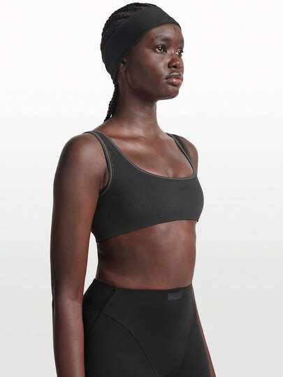  SKIMS RIBBED SEAMLESS MICRO SCOOP BRA