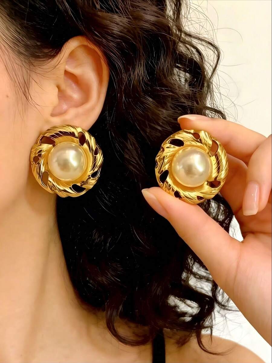 1 Pair Vintage Stainless Steel Pearl Charm Earrings For Women, Geometric Round Pearl Studs With Unique Texture - Large Style Pearl Studs - Eye-Catching Spiral Twisted Earrings - Fashion Accessories Suitable For Parties, Vacation Season And Special Occasions - Birthday Gift - Multicolor - View 1