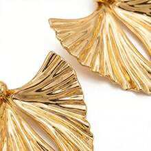 2件套欧美风格金属铁艺叶子耳环，夸张造型，适合派对和节日佩戴 - 金黃色 - 查看 4