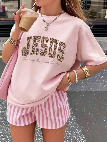 2026春夏新款休闲时尚女装，趣味标语豹纹圆领宽松短袖T恤，易打理面料，适合春夏外出度假穿着