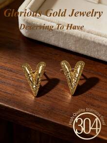 2 Pcs Of Women's 18K Gold V-Shaped Heart-Shaped Ear Studs As A Women's Earpiece, Featuring Intricate Texture, Hammered Finish, Substantial Earpiece, Low-Allergenic Stainless Steel Material, Simple Design, Suitable As A Birthday Gift. - Gold - View 5