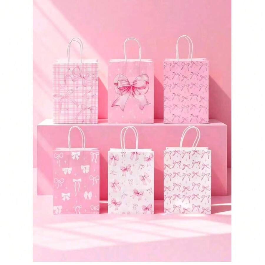 Túi quà giấy màu hồng xinh xắn có nơ và quai xách, thích hợp cho sinh nhật bé gái, tiệc mừng em bé chào đời, tiệc cưới, tiệc độc thân, lễ đính hôn, ngày Valentine và các dịp khác. Có thể dùng làm bao bì quà tặng, trang trí bàn làm việc, đồ dùng cho bữa tiệc. - Nhiều màu - Xem 1