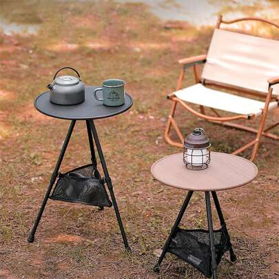 1个紧凑型折叠圆桌，便携式户外旅行饮料桌，徒步旅行、露营、野餐、旅行、车载零食桌、庭院家具、客厅边桌、阳台咖啡桌的必备工具