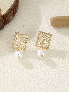 一对镂空仿珍珠吊坠耳环，创意手工精制，精致美观，适合日常佩戴，展现个人独特优雅的审美情趣。 - 耳環 - 查看 3