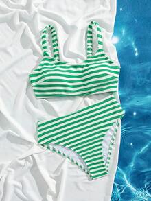 Bộ bikini nữ kiểu dáng dễ thương và ngọt ngào, gồm 2 món, chất liệu vải thun kẻ sọc, thoải mái và mềm mại, thích hợp cho kỳ nghỉ biển. - màu xanh lá - Xem 5