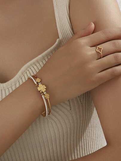  Bộ 2 chiếc vòng tay và nhẫn hình hoa bốn lá tinh tế, vòng tay nữ bằng thép không gỉ mạ vàng 18K, kiểu dáng thanh mảnh, phù hợp cho tiệc tùng, đeo hàng ngày, sinh nhật, làm quà tặng trang sức, phụ kiện thời trang đa năng không gây dị ứng và không phai màu.