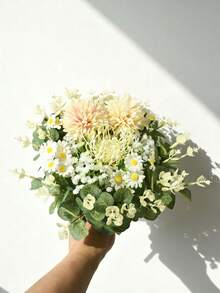 Bó hoa cưới "Tình yêu vĩnh cửu", được làm từ lá bạch đàn, hoa baby's breath, hoa cúc, hoa cẩm tú cầu và hoa cúc vạn thọ, thích hợp cho cô dâu và phù dâu cầm, thời trang và sống động, tượng trưng cho tình yêu bất diệt. - Nhiều màu - Xem 9