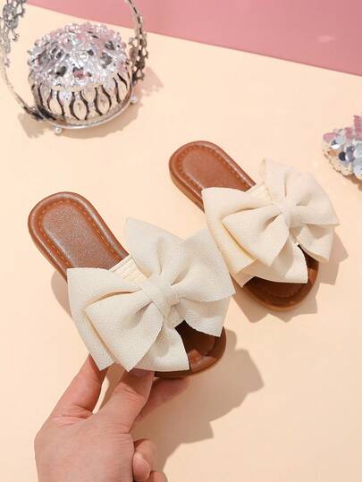 1 Pair Beige Girls' Fashion Slippers, Woven Pattern, Cute Bow Decor, Soft PU Material, Round Toe, Slip-On, Flat, Comfortable Roman Beach Sandals, Suitable For 3-15 Years Old Girls, Daily Casual, Beach, Summer New Arrival