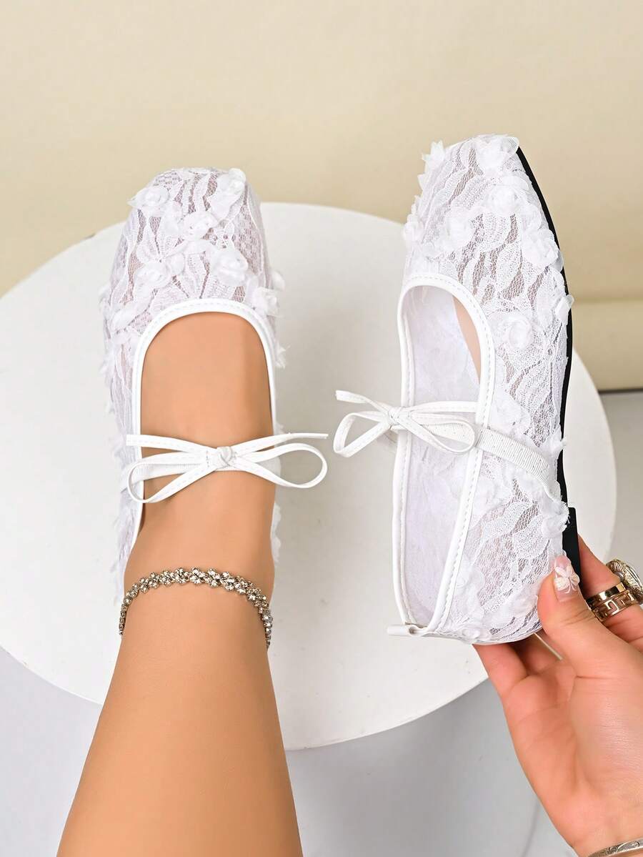 大码女式宽楦平底芭蕾鞋，蝴蝶结装饰，花卉刺绣透气镂空网面夏季凉鞋，方头宽楦玛丽珍鞋，适合户外、度假、派对搭配连衣裙 - 白色 - 查看 1