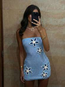 2026 Spring/Summer New Women's Blue Strapless Fitted Knit Fabric Hand-Embroidered Contrast Floral Detail Sexy Vintage Sweet Elegant Mature Party Vacation Afternoon Tea Getaway Dress - Blue - View 4