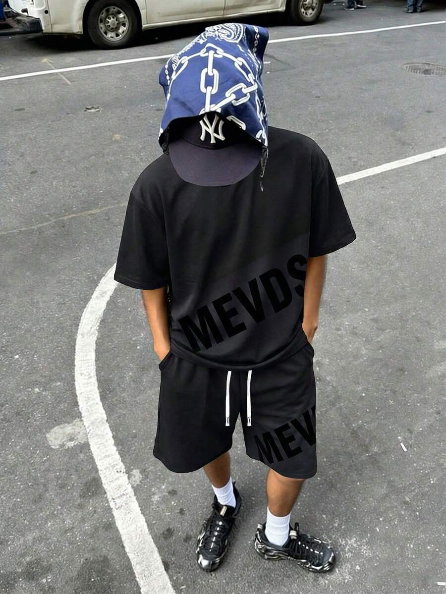 Men's Black Letter Print Short Sleeve Shorts Set, Streetwear Drawstring Casual 2-Piece Outfit, Comfortable Summer Sports Suit - Black - View 1