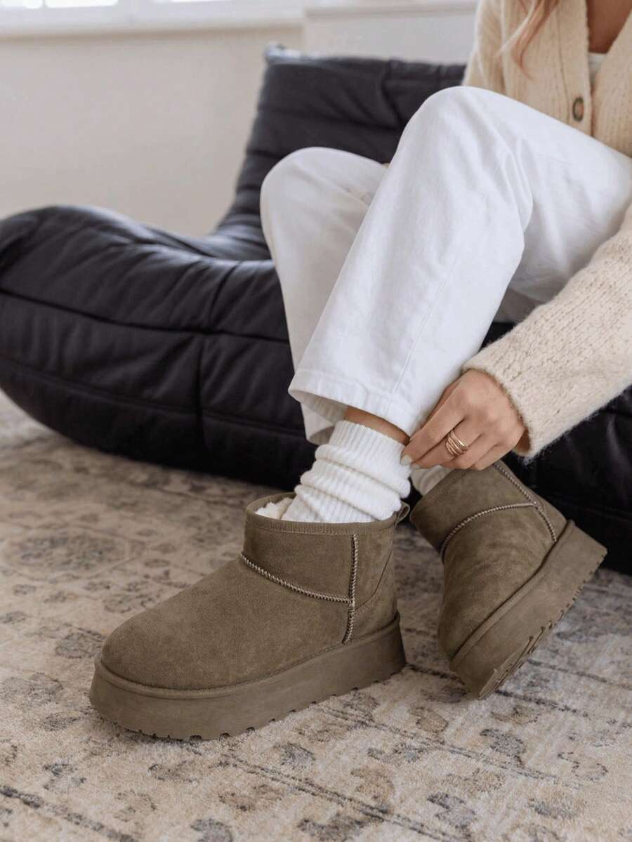 Thick-Soled Lined Boots - Classic & Comfortable - Green - View 1