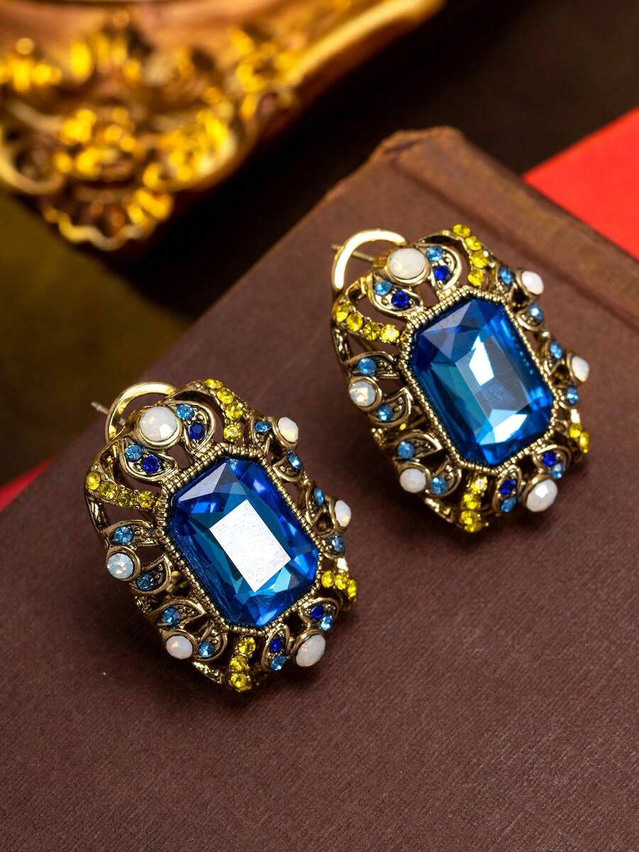 Vintage Distressed Golden Filigree Hollow Emerald & Sapphire Stud Earrings, Filigree Hollow Frame + Emerald & Sapphire Core Design, Accented With Colorful Diamonds & Pearls, Easily Elevates Outfit For Evening Gowns, Weddings, Bridal, Galas, Retro Themed Parties, Formal Occasions, Essential Accessory To Create A Luxurious Ambiance - Multicolor - View 1