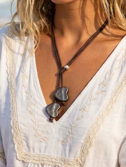 1件复古简约心形吊坠项链，皮革金属仿珍珠串珠吊坠项链，适合女性日常、派对、度假佩戴，日常礼物、节日礼物