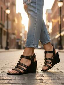 Sandalia Anabela Taloneira Ajuste Fivela Apliques - Preto - Visão 6