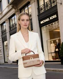 MK Jet Set Women's Handbag With Shoulder Strap And Zipper - Brown - View 4