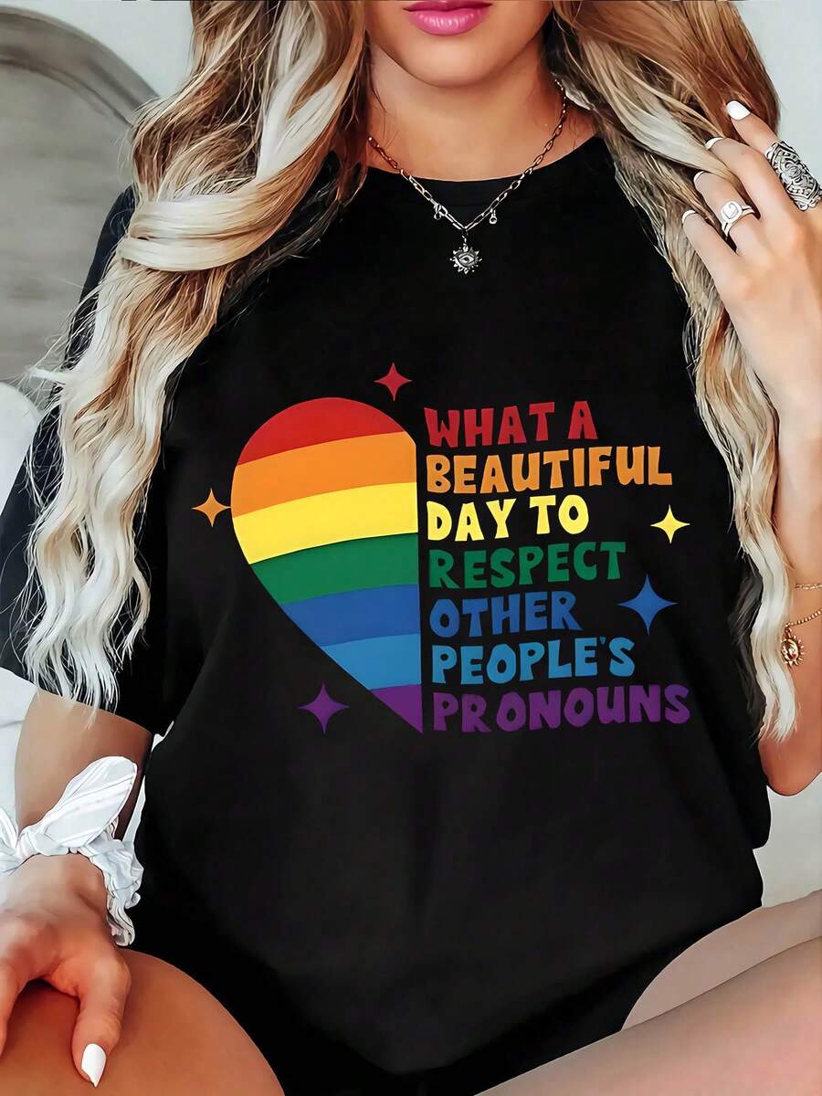 Rainbow Pride Moon Respect Pronoun Heart Shape Printed Women's T-Shirt Black Round Neck Short Sleeve LGBTQ Inclusive Casual Top.Best Gift For Him/Her.Special Offer.Halloween Mother's Day Father's Dayift.Winter T-Shirt. - 黑色 - 查看 1