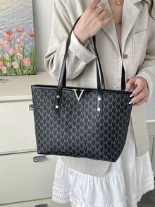 1个黑色PU光滑拉链M字印花V形金属铆钉镶嵌时尚百搭休闲简约春季新款小众大容量单肩手提包，适合女性日常使用 - 黑色 - 查看 9