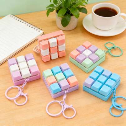 1 món đồ chơi bóp, móc khóa giảm căng thẳng, nút kiểm tra giảm căng thẳng không lời, nút giảm căng thẳng hình khối lập phương sáng tạo, bàn phím nhỏ, móc khóa hình bánh macaron giảm căng thẳng.
