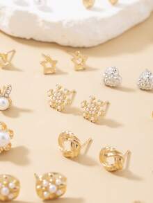 30 Pairs Women's Fashion Delicate Earrings Set, Flower, Heart, Bow Tie, Shiny Earrings, Suitable For Daily Wear, Commuting, Going Out, Jewelry, Holiday Gift, Can Be Given To Friends - Yellow Gold - View 4