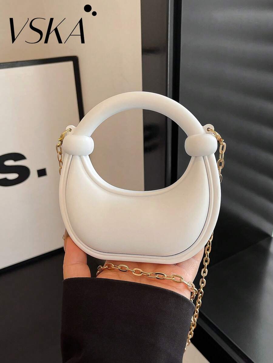 New Fashionable Favorite! Round Crescent-Shaped Bag * Metal Chain, Unlocks Multi-Scenario Styling Aesthetics. Rounded Crescent-Shaped Handbag & Shoulder Bag, Paired With Sculptural Ball Handle.