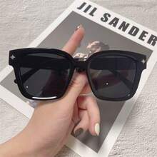 1 par de gafas con montura cuadrada de moda, adecuadas para hombres y mujeres. Ideales para fiestas, viajes, festivales de música, deportes, conducción, atuendos de vacaciones, playa, actividades al aire libre, accesorios de verano, vacaciones, salidas familiares, golf, senderismo, atuendo elegante, accesorios de moda callejera y entrenamientos. - Multicolor - Ver 2