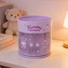 Miniso 三丽鸥可爱下午茶系列旋转收纳盒 - 三丽鸥官方IP，酷洛米/凯蒂猫/美乐蒂/肉桂狗造型，双开门+旋转设计，塑料材质，桌面文具收纳/小物件整理/少女风桌面装饰（1个） - Characters - 查看 11