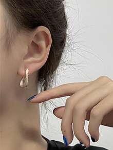 1 Pair Fashionable Colorful Enamel C-Shaped Hoop Earrings, Unique Geometric Design, Minimalist Versatile Jewelry For Women, Suitable For Daily, Dates, Parties, Great Gift For Girlfriend - Multicolor - View 5