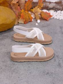 1 Pair White Flat Sandals For Big Kids, Solid Color Soft Breathable Mesh Strap, Round Toe Open Toe Lightweight Flexible Sole, Elastic Back Strap Slip-On Design, Fashionable Minimalist Beach/Holiday Style, Suitable For Casual, Beach, Campus Wear, Spring/Summer New Arrival - White - View 6