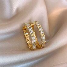 Minimalist Metal Hoop Earrings For Women, A Popular New Style For 2026, Sophisticated Hoop Earrings With Gold And Diamond Details, Unique Earrings. - 金色 - 查看 2