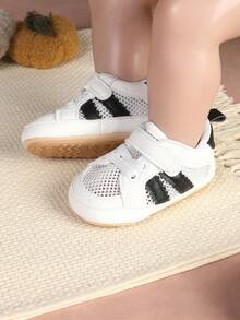 1 Pair Boys' Mesh Fabric Solid Color Striped Design Casual Sneakers, Suitable For Spring & Autumn - Black and White - View 3