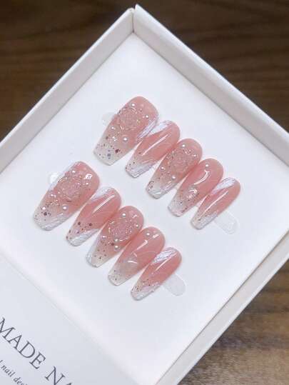 时尚优雅的粉色珍珠装饰按压式假指甲