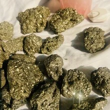1 mảnh đá Pyrite thô nhỏ, mảnh Pyrite tự nhiên, mảnh Pyrite thô lớn, đá tiền tài, mẫu khoáng vật Pyrite tự nhiên hạt nhỏ - Chalcopyrite không đều, quà tặng độc đáo cho nhà và vườn trong dịp lễ. - Vàng - Xem 4