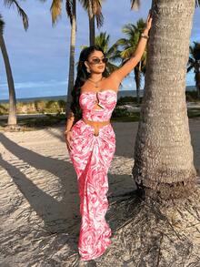 AIJ Amarilo Women's Colorful Print & Solid 2-Piece Set - Strapless Fitted Metal Buckle Top And Ruched Waist Skirt, Vacation/Beach Casual, Spring/Summer - Red Flowers On White Background - View 4