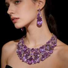 一套优雅的镶钻耳环和项链首饰套装，适合新娘、婚礼、宴会和派对佩戴。 - 珠寶套裝 - 查看 11