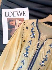 春夏新款刺绣系带流苏七分袖上衣，艺术复古波西米亚风百搭轻盈优雅上衣，适合情人节约会、下午茶聚会、乡村音乐节等场合。 - 薑色 - 查看 7