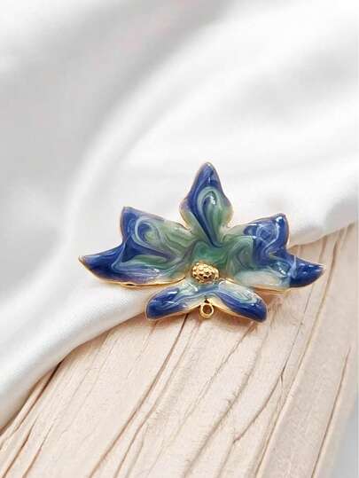 1pc Leaf-Shaped Casual Style Stainless Steel Pendant, Suitable For Daily Wear, Travel, Dates, Gifts