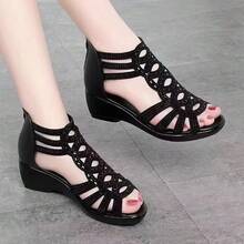 Sandalias casuales de mujer talla grande con cuña, tira de strass y cremallera en la parte trasera, cómodas y versátiles de estilo romano - Negro brillante - Ver 15