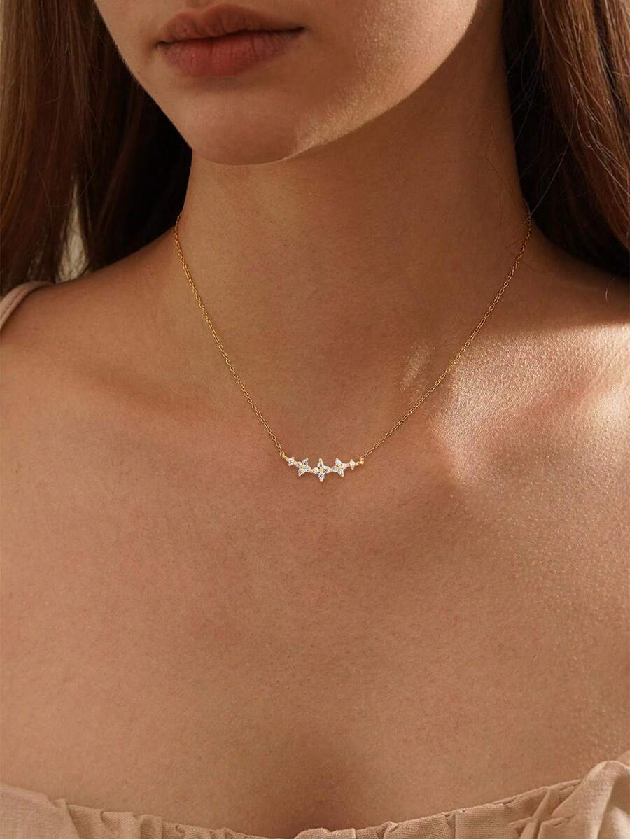 1 chiếc dây chuyền bạc S925 hình hoa cười và cỏ bốn lá đính đá Cubic Zirconia, kiểu dáng tối giản, món quà đa năng dành cho bạn bè, bạn gái, hoặc đeo hàng ngày. - dây chuyền cỏ bốn lá - Xem 1