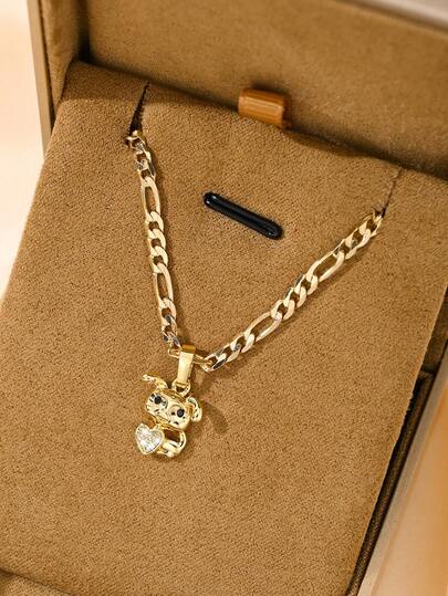  Cartoon Kids' Ant Man Collarbone Necklace, 14K Gold-Plated Copper Presents Warm Golden Luster. The Classic Ant Man Pendant With Details Is Full Of Personalized Without Being Flashy. Suitable For Campus Daily Life, Outdoor Play, Friend Gatherings And Other Occasions. It Looks Smart And Lovely On Both Boys And Girls. Perfectly Combining Cartoon With Wearing Practicality, It Is A Popular Versatile Style In Children's Fashion Jewelry.
