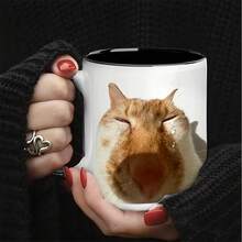 一款简约的白色陶瓷马克杯，双面印有高清做旧哭泣的猫咪图案，印刷清晰细腻，表情生动有趣，营造出幽默的氛围。 - 彩色 - 查看 7