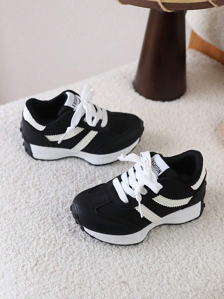 1 Pair Spring/Autumn New Versatile Wear-Resistant Children Sneakers - Black - View 1