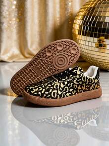 Giày thể thao nữ casual họa tiết da báo, nhẹ, thoáng khí, buộc dây, đế cao su chống trượt, màu đen vàng, thích hợp đi học hàng ngày. - màu đen - Xem 6