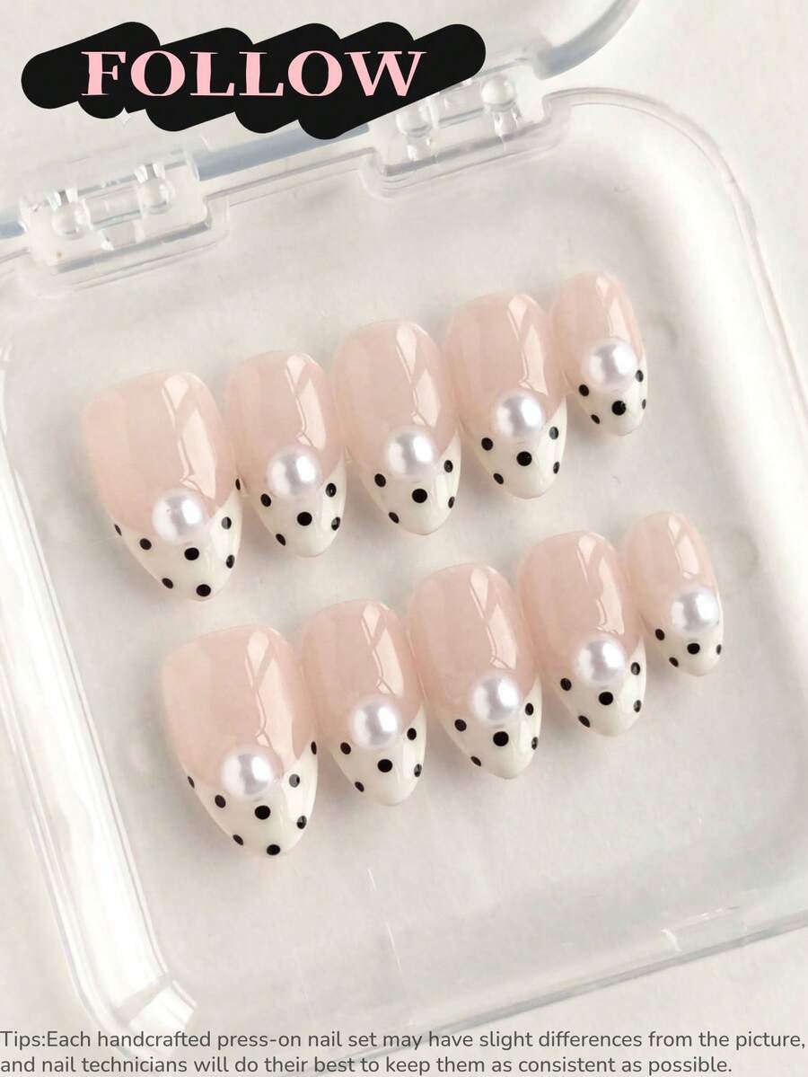 10片手工亚克力美甲贴片，短款美甲，杏仁形美甲，粉色美甲，白色美甲，甜美柔和，法式美甲，波点美甲，珍珠美甲，可爱美甲，价格实惠，美甲用品，可重复使用美甲套装，含美甲工具，适合日常通勤、派对和办公场合送礼