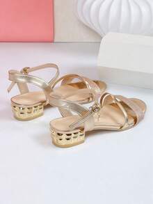 女童闪亮平底凉鞋，时尚搭扣露趾休闲日常派对性感粗跟金色凉鞋，适合青少年 - 金色 - 查看 4