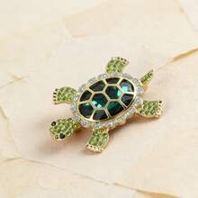 Cute Crystal Studded Sea Turtle Brooch, Ocean Animal Suit Accessory Lapel Pin, Suitable For Party Wear And Gift Giving - Green - View 3