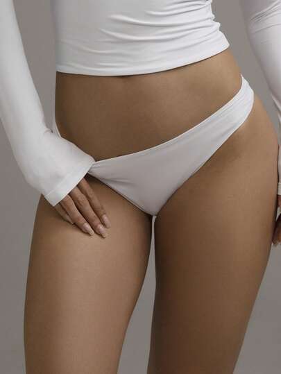 XLLAIS Women's Solid Color Minimalist Seamless Briefs With Protective Lining