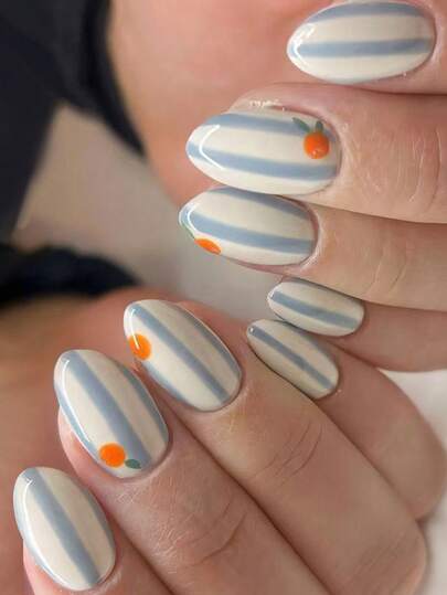 Bộ 24 móng giả hình bầu dục cỡ trung bình, kiểu dáng tối giản, sọc xanh trắng, họa tiết trái cây tươi, phủ toàn bộ móng, kèm sơn gel và dũa móng, phù hợp cho nữ giới sử dụng hàng ngày, đi làm, dự tiệc trà chiều, hoặc các dịp lễ hội.