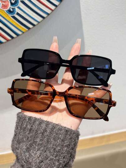 2副女士黑色豹纹方形铆钉时尚眼镜，采用高档PC材料制成，Y2K风格，旅行、度假配饰，季节精选，时尚眼镜，佩戴舒适，适合派对造型、夏季、返校季、海滩派对、街头风格、自拍、假期。